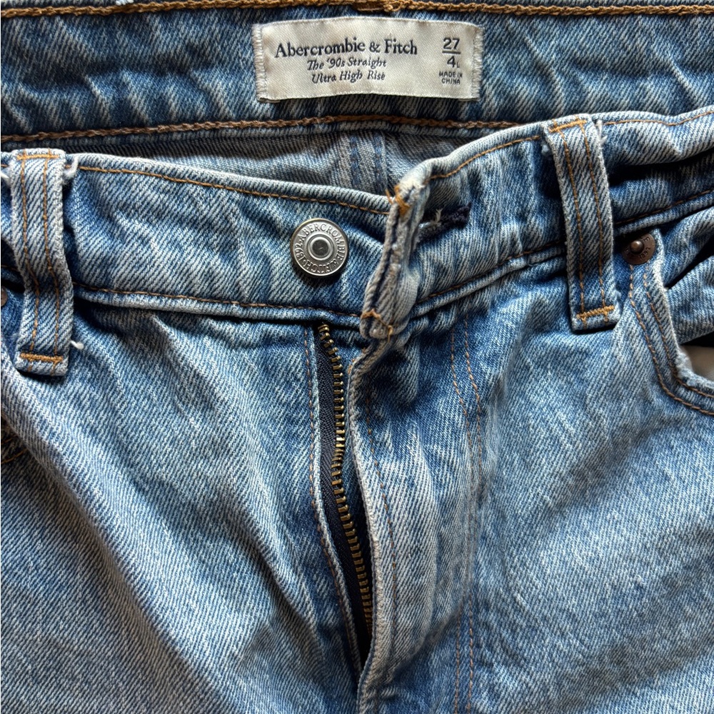Abercrombie & Fitch 90’s Straight Ultra High Rise 27 4 L